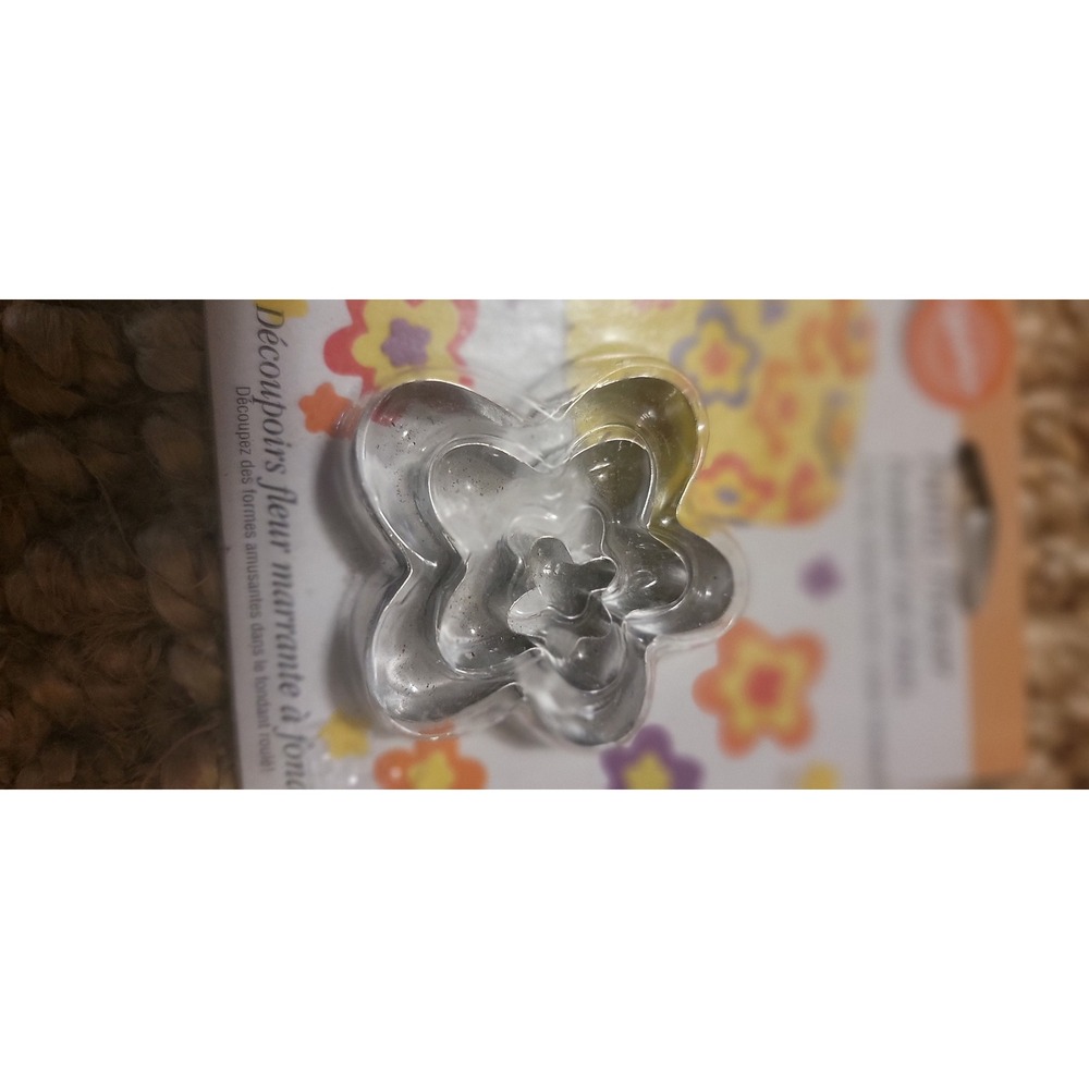 Wilton Funny Flower Fondant Cut Outs Set 3 Piece Metal Baking Decorating Tool